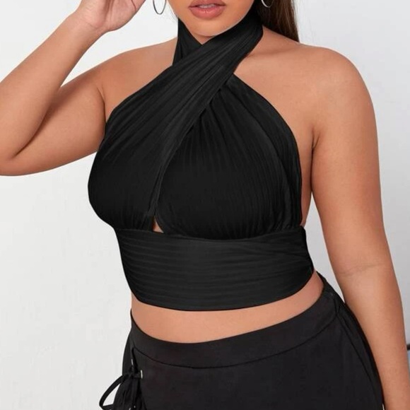 Halter Top 🖤 - Picture 5 of 5